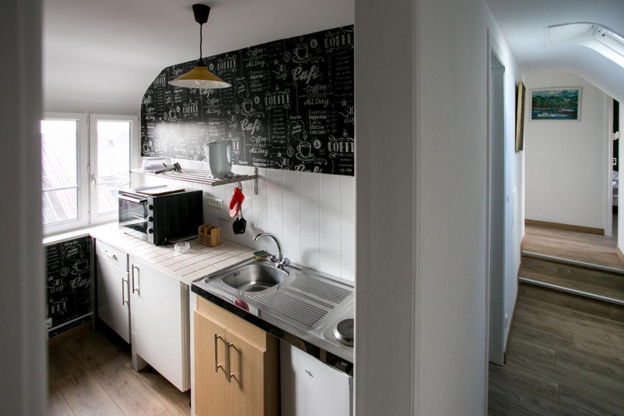Le Cotentin Appart'Hotels & Restaurant Le Cot' Портбай Екстериор снимка