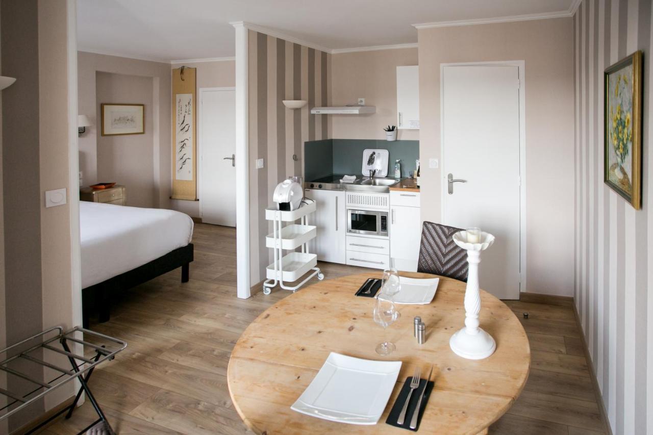 Le Cotentin Appart'Hotels & Restaurant Le Cot' Портбай Екстериор снимка