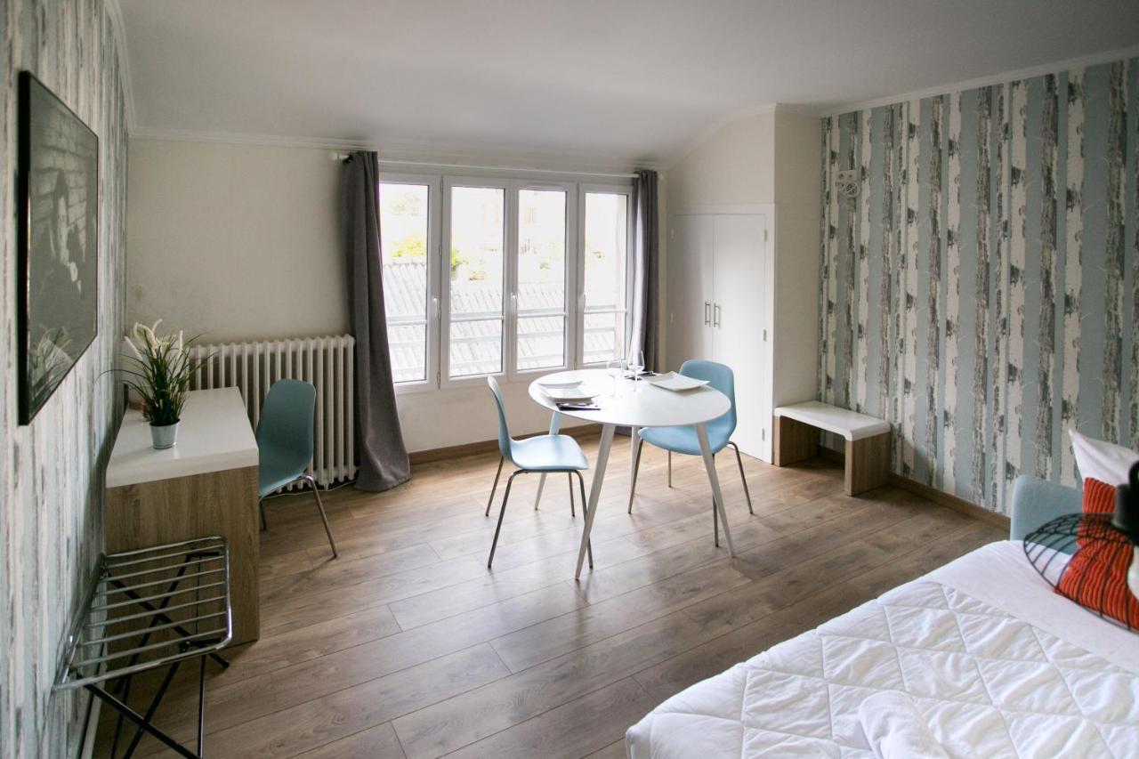Le Cotentin Appart'Hotels & Restaurant Le Cot' Портбай Екстериор снимка