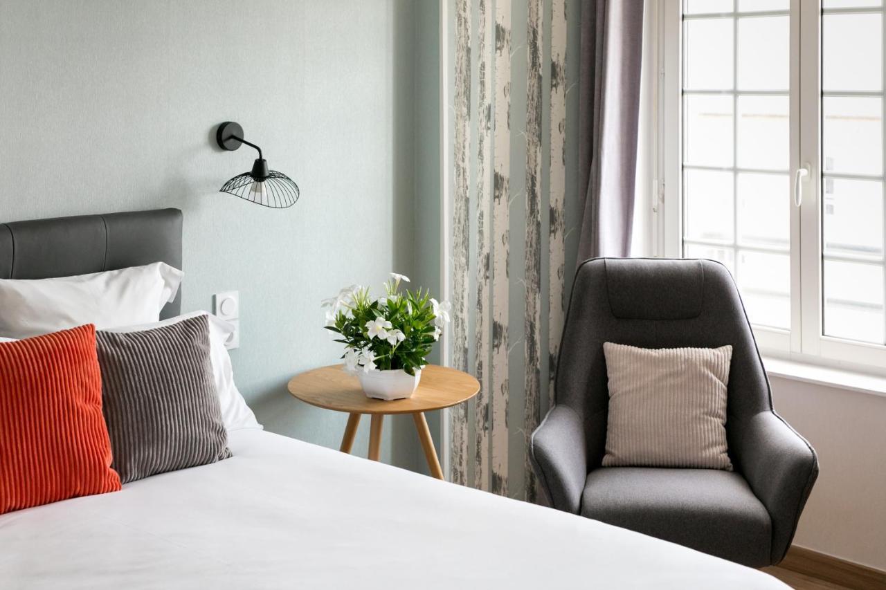 Le Cotentin Appart'Hotels & Restaurant Le Cot' Портбай Екстериор снимка